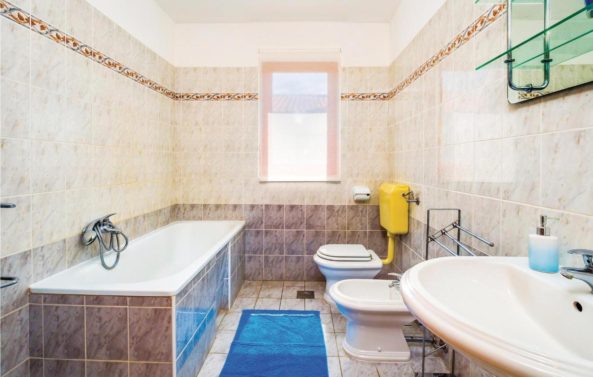 2 Bedroom Gorgeous Apartment In Rabac Exterior foto