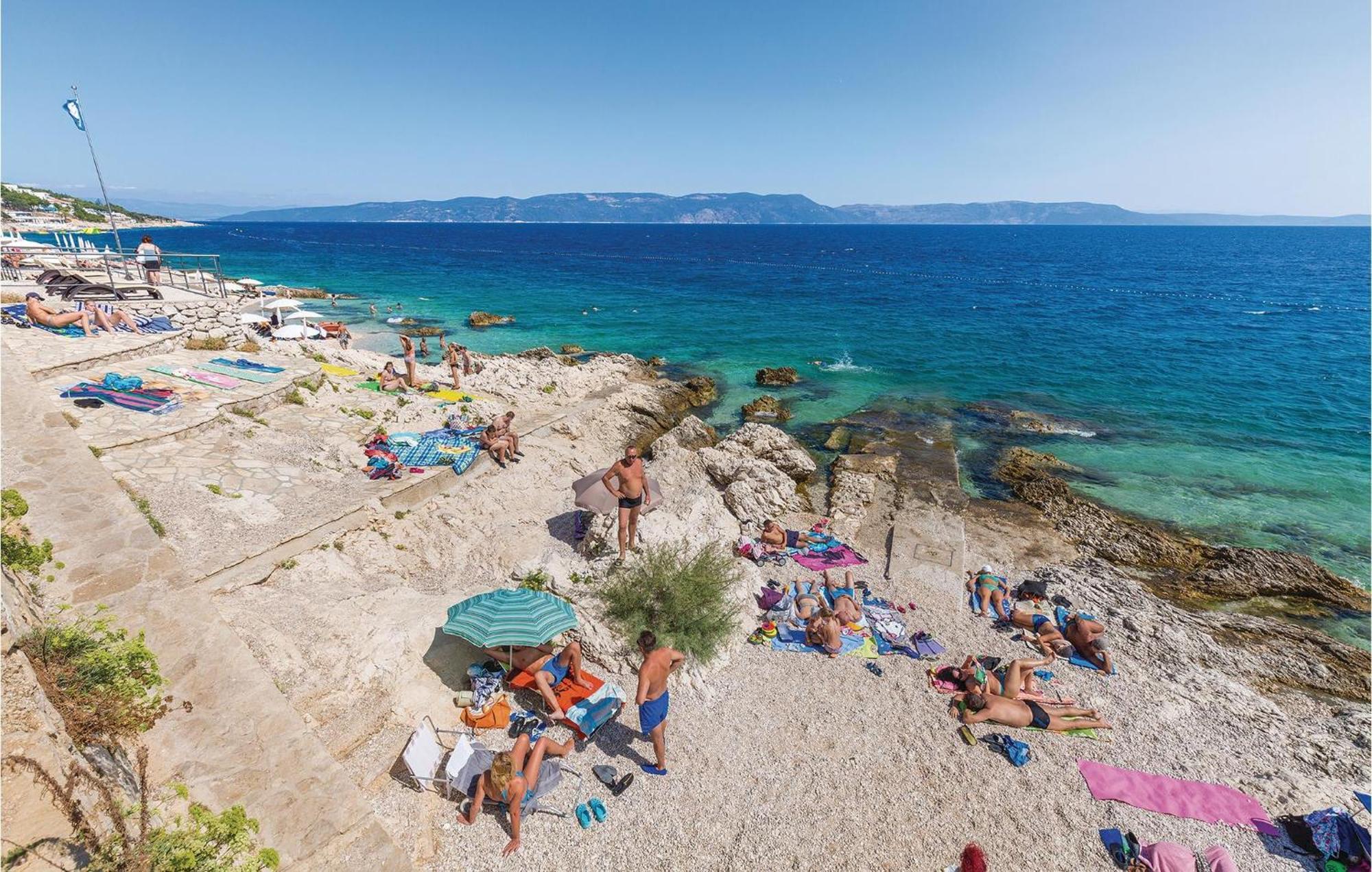 2 Bedroom Gorgeous Apartment In Rabac Exterior foto