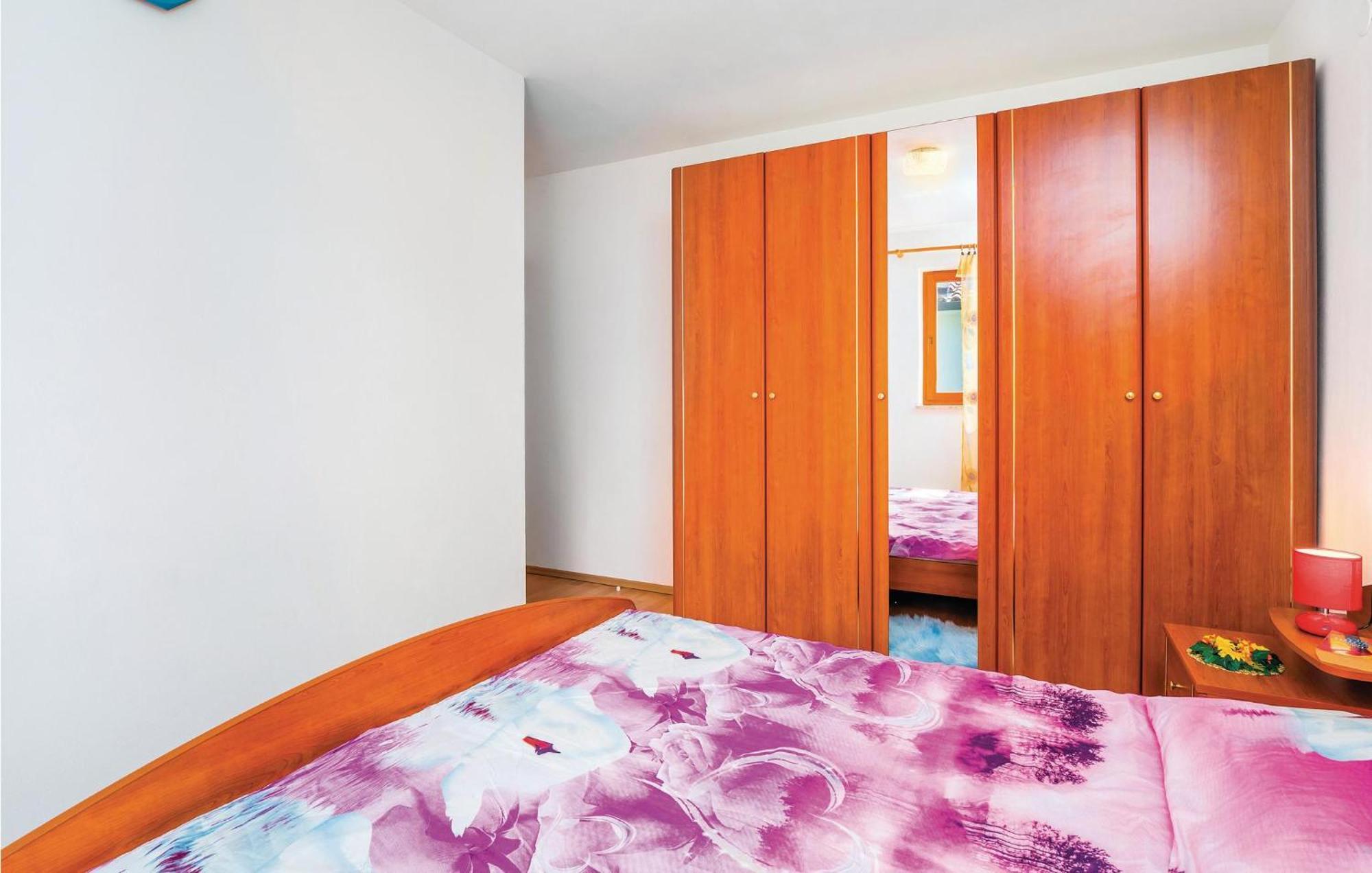 2 Bedroom Gorgeous Apartment In Rabac Exterior foto
