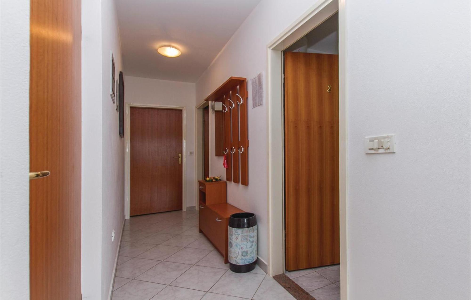 2 Bedroom Gorgeous Apartment In Rabac Exterior foto