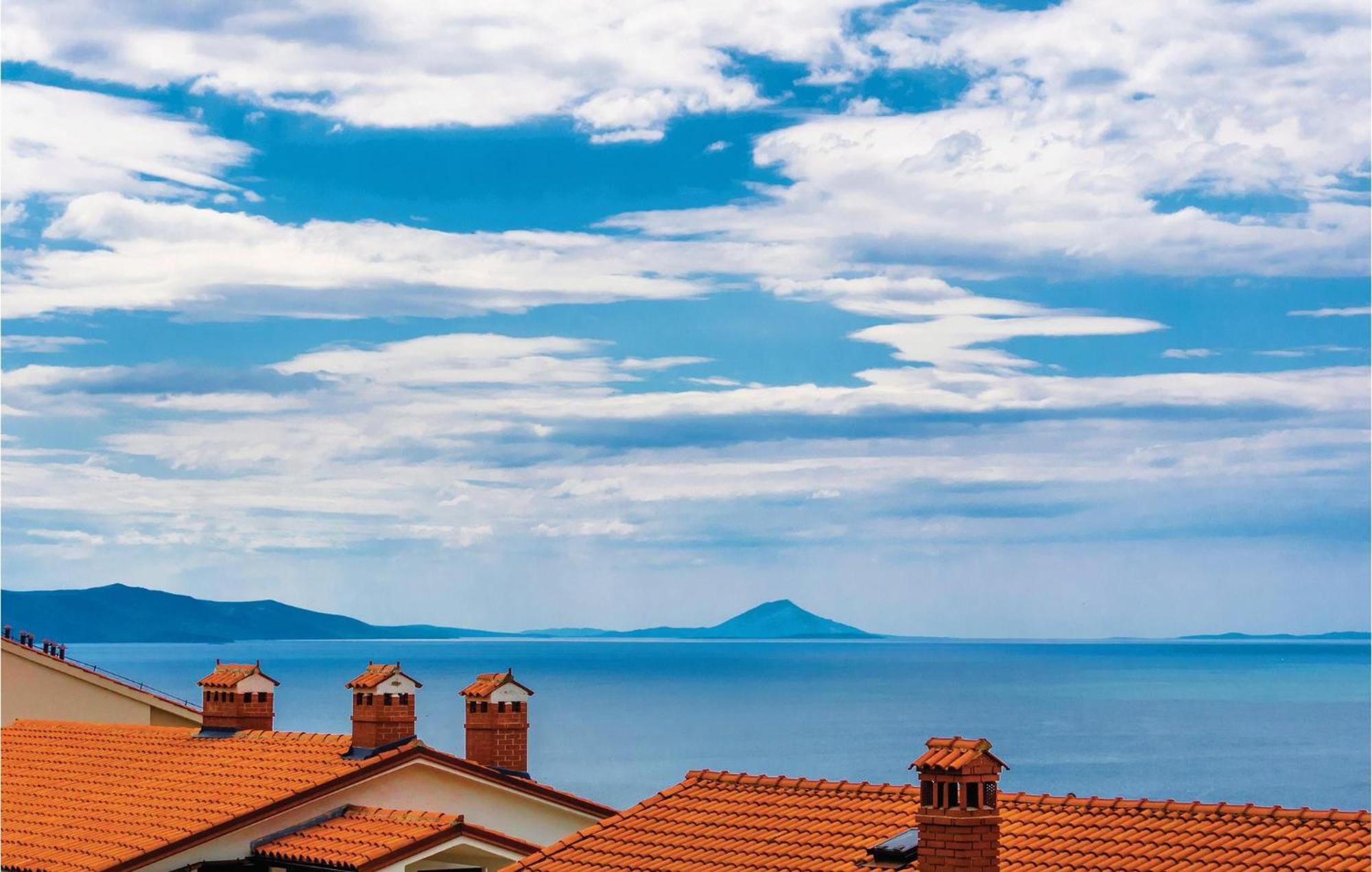 2 Bedroom Gorgeous Apartment In Rabac Exterior foto