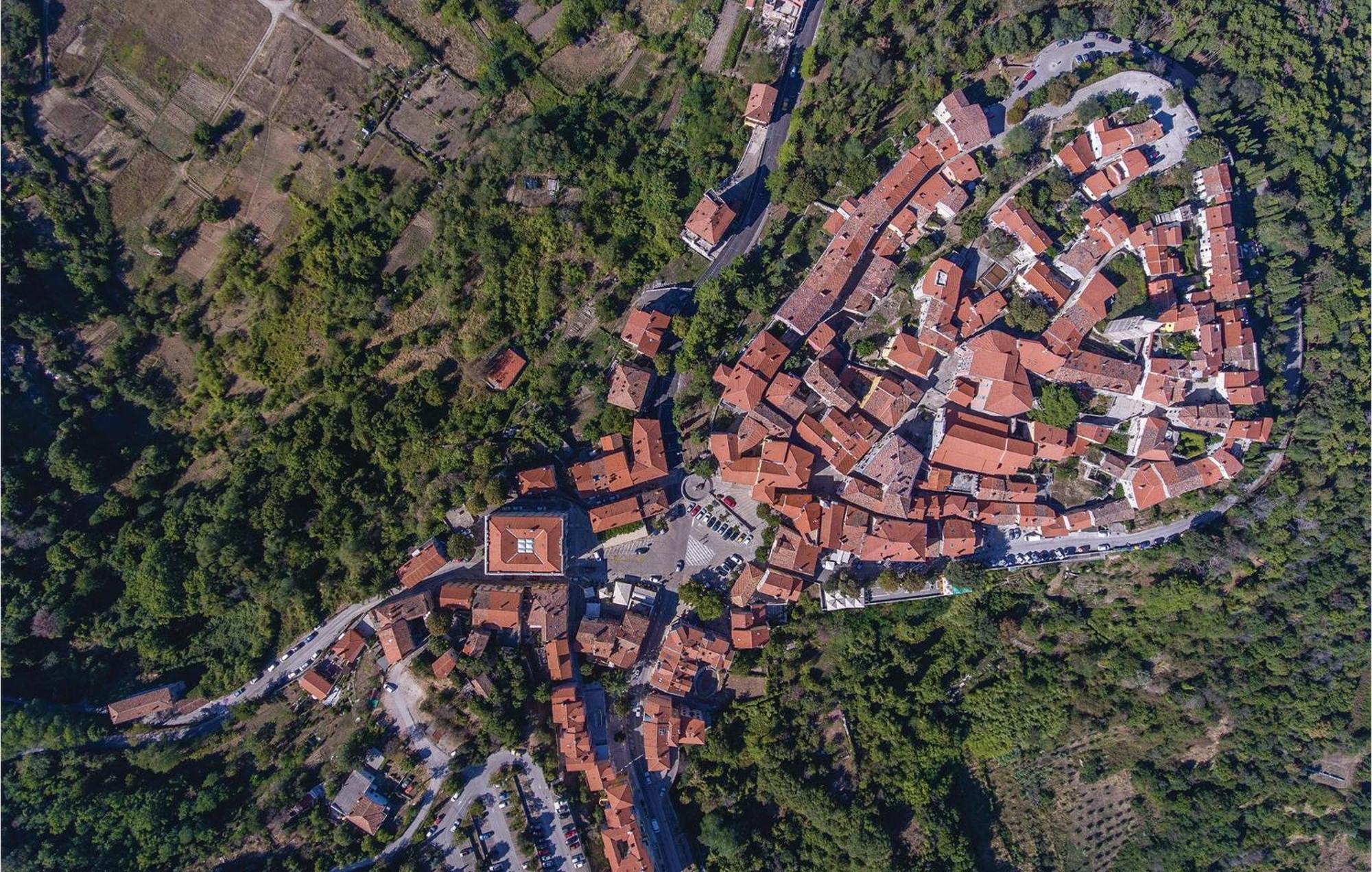 2 Bedroom Gorgeous Apartment In Rabac Exterior foto