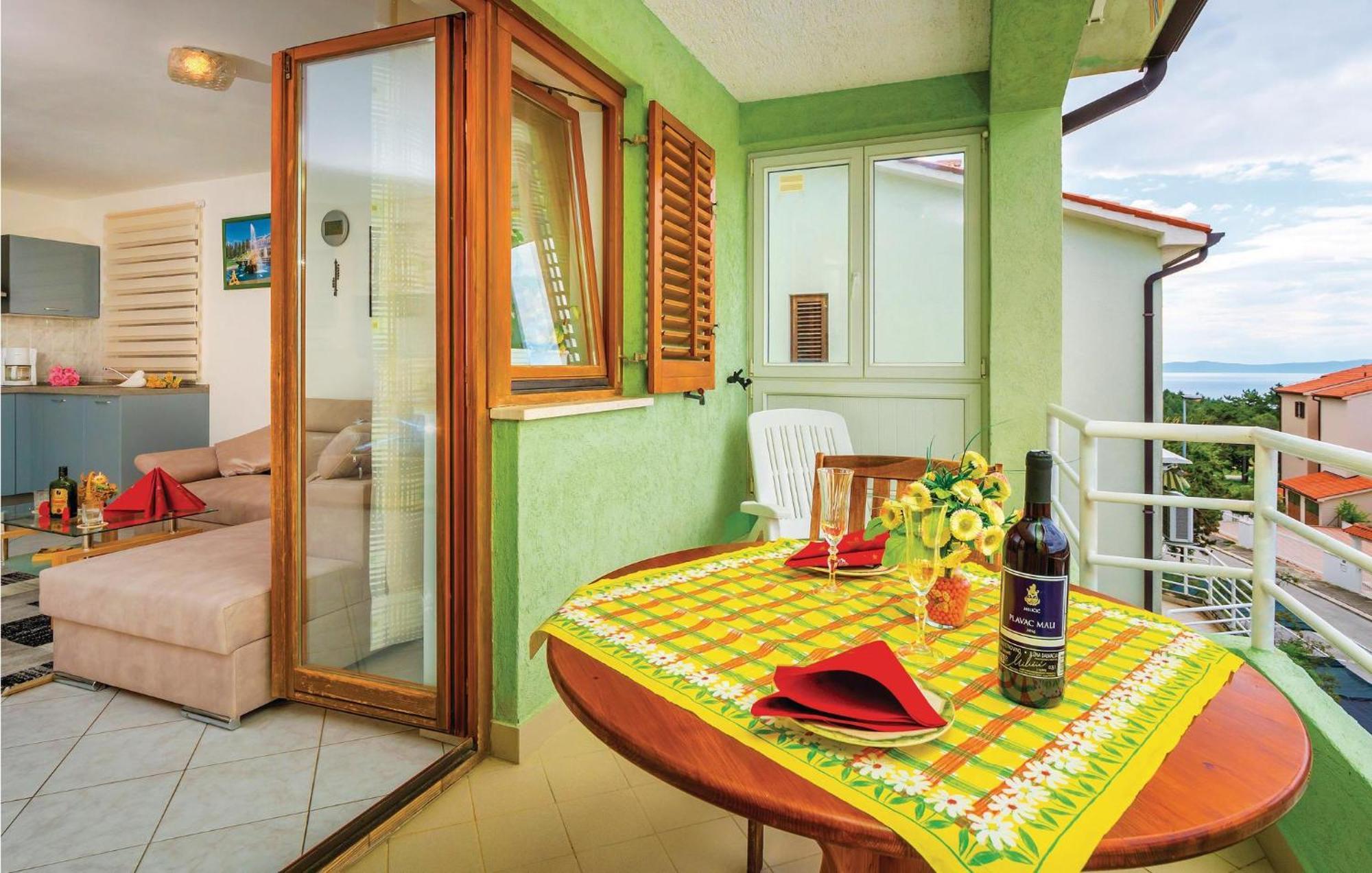 2 Bedroom Gorgeous Apartment In Rabac Exterior foto